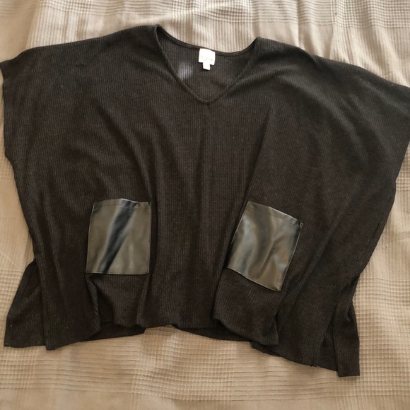 Batwing top - Picture 1 of 3